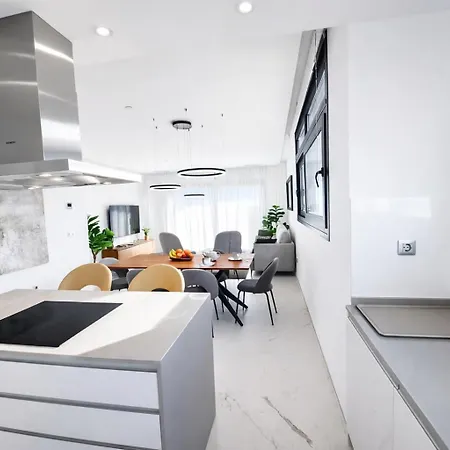 Sunset Cliffs 3 Bedrooms *