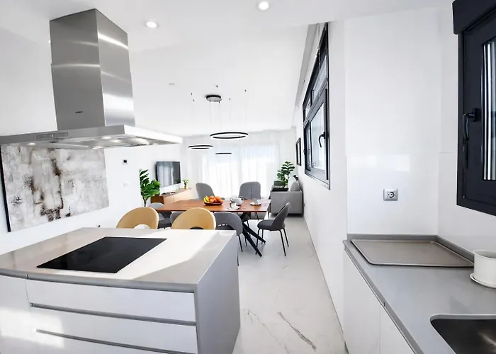 Sunset Cliffs 3 Bedrooms *