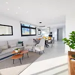Sunset Cliffs 3 Bedrooms * ベニドルム